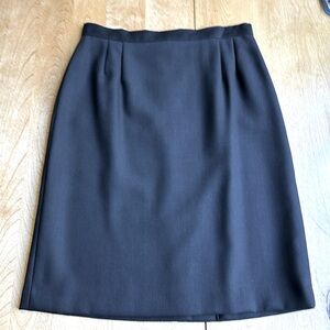 Giorgio Armani Le Collezioni black pencil skirt. 10. Virgin  lambswool.